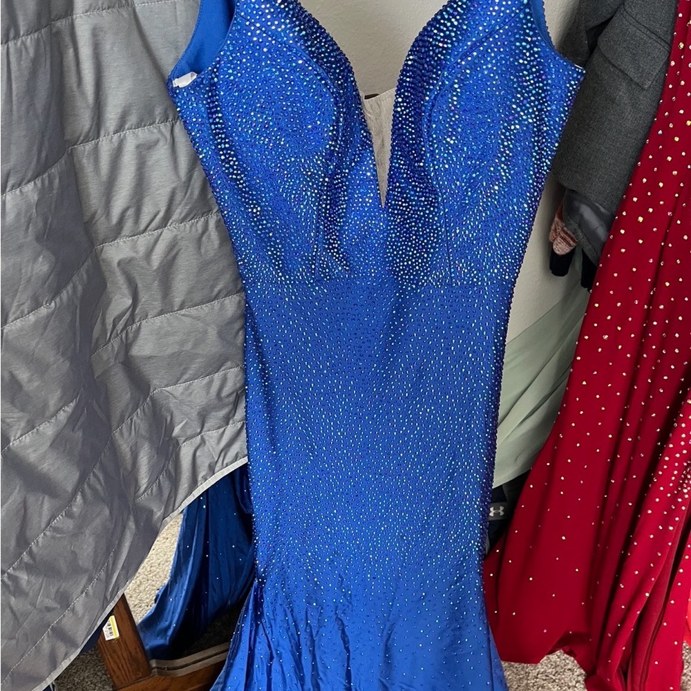 Prom dresses - Picture 5 of 7